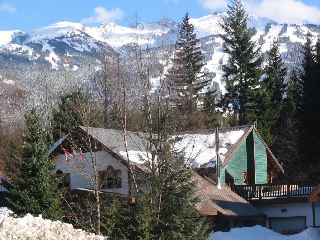 Golden Dreams B&B Whistler Exterior photo