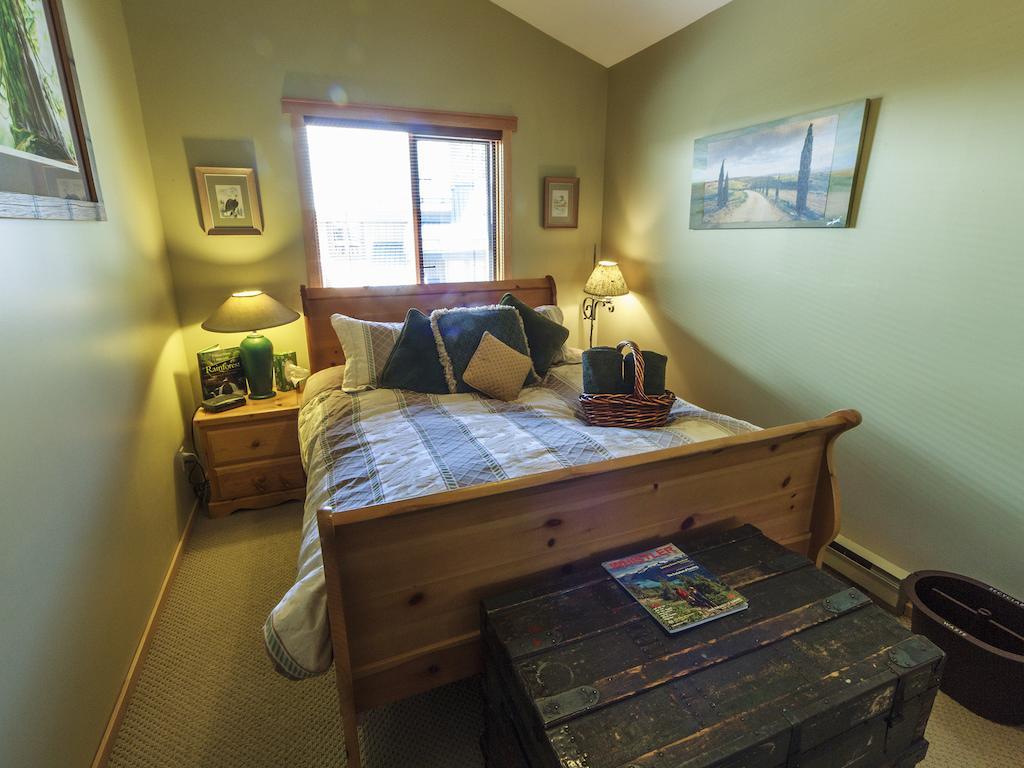 Golden Dreams B&B Whistler Room photo