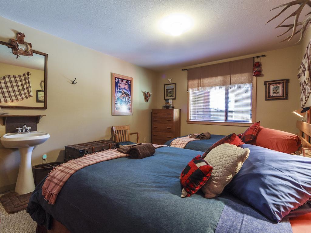 Golden Dreams B&B Whistler Room photo